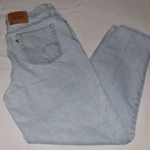 Levi's Men's 522 Tapered Light Wash Actual 35x30